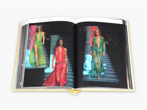 Versace: The Complete Collections (Catwalk) by Tim Blanks